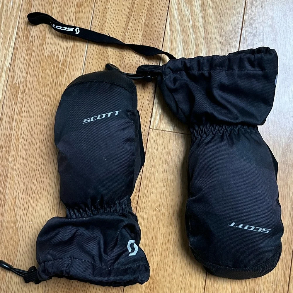 Scott Kids’ Black Winter Mittens